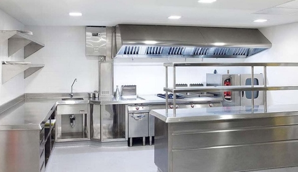 Kệ inox trong bếp công nghiệp