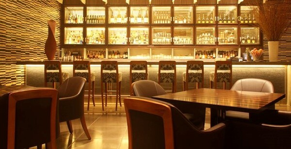 Quầy pha chế tại một nhà hàng sang trọng