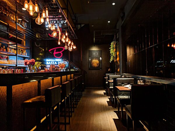 Thiết kế quầy bar cafe khu vực bên ngoài