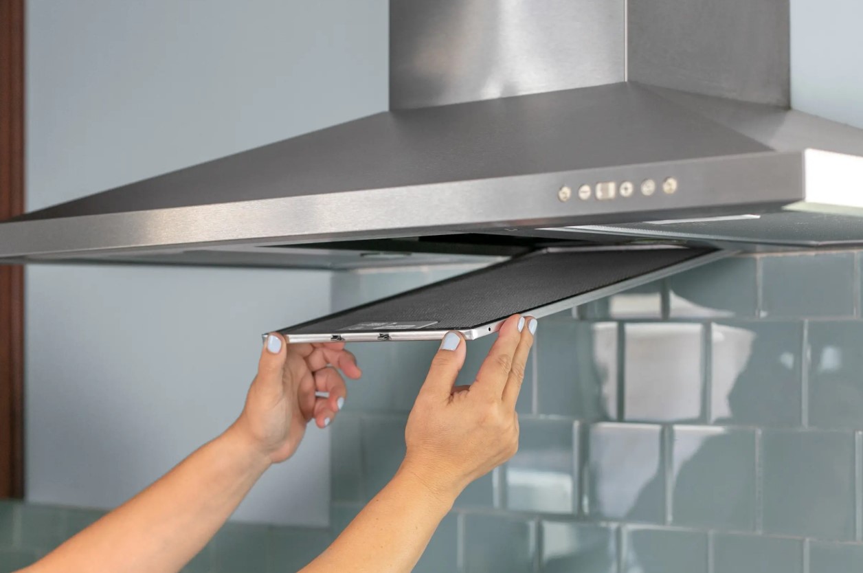 Thường xuyên kiểm tra từng bộ phận chức năng của máy hút mùi