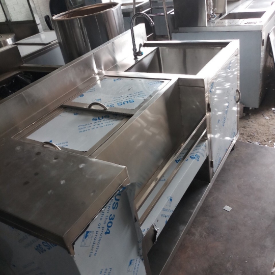 Quầy pha chế inox 1 chậu rửa, 1 chậu kéo, 2 cánh tủ