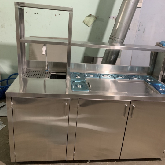 Quầy  dài 1m65rộng 700 cao 810/1520
